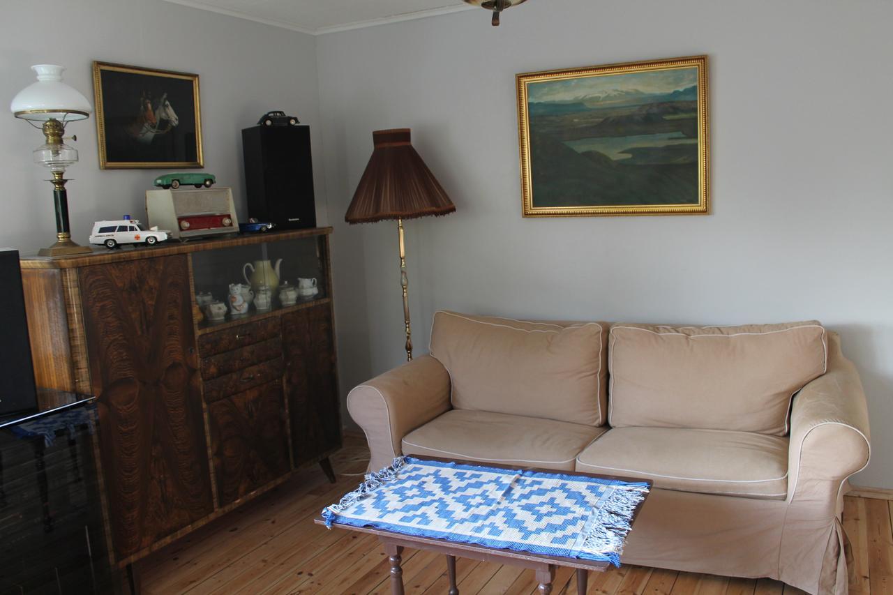 Midhop Guesthouse Thingeyrar ภายนอก รูปภาพ