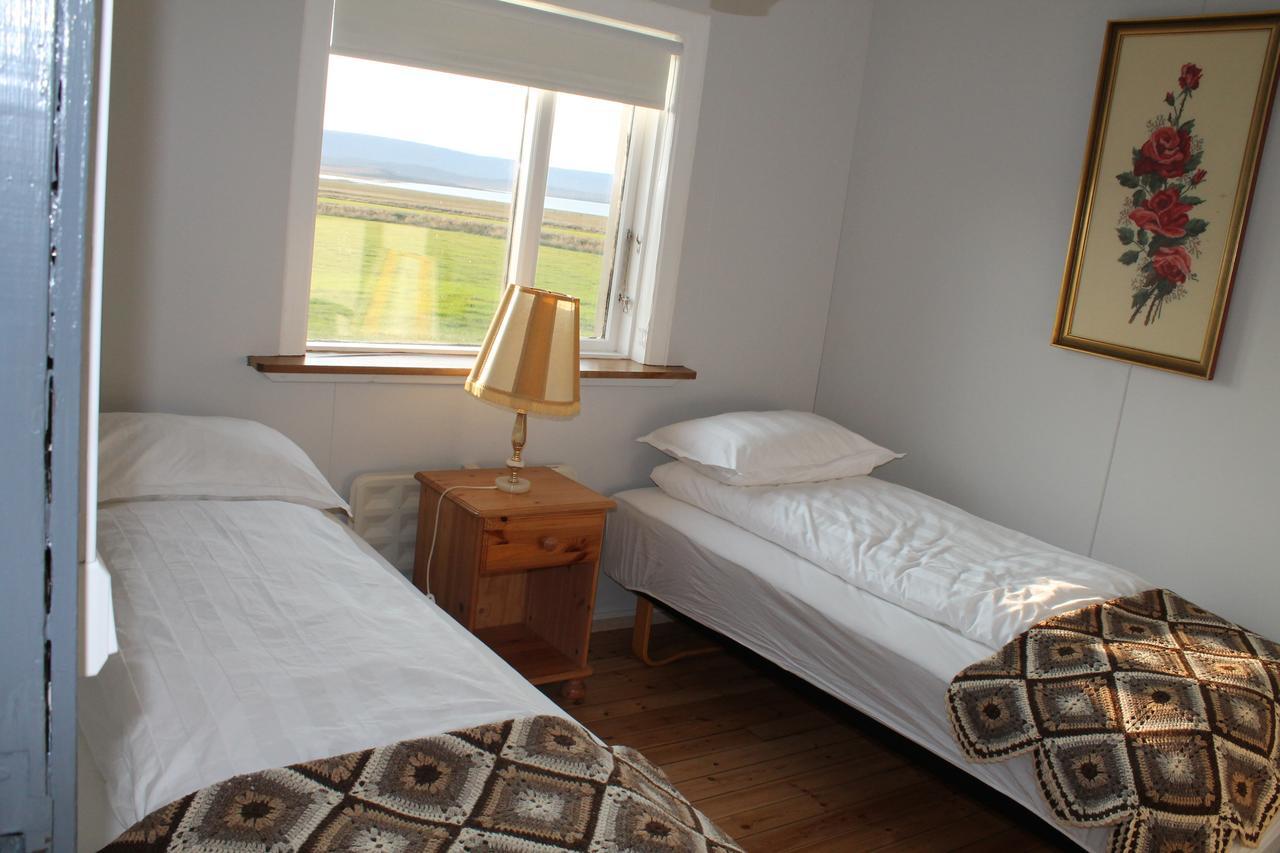 Midhop Guesthouse Thingeyrar ภายนอก รูปภาพ