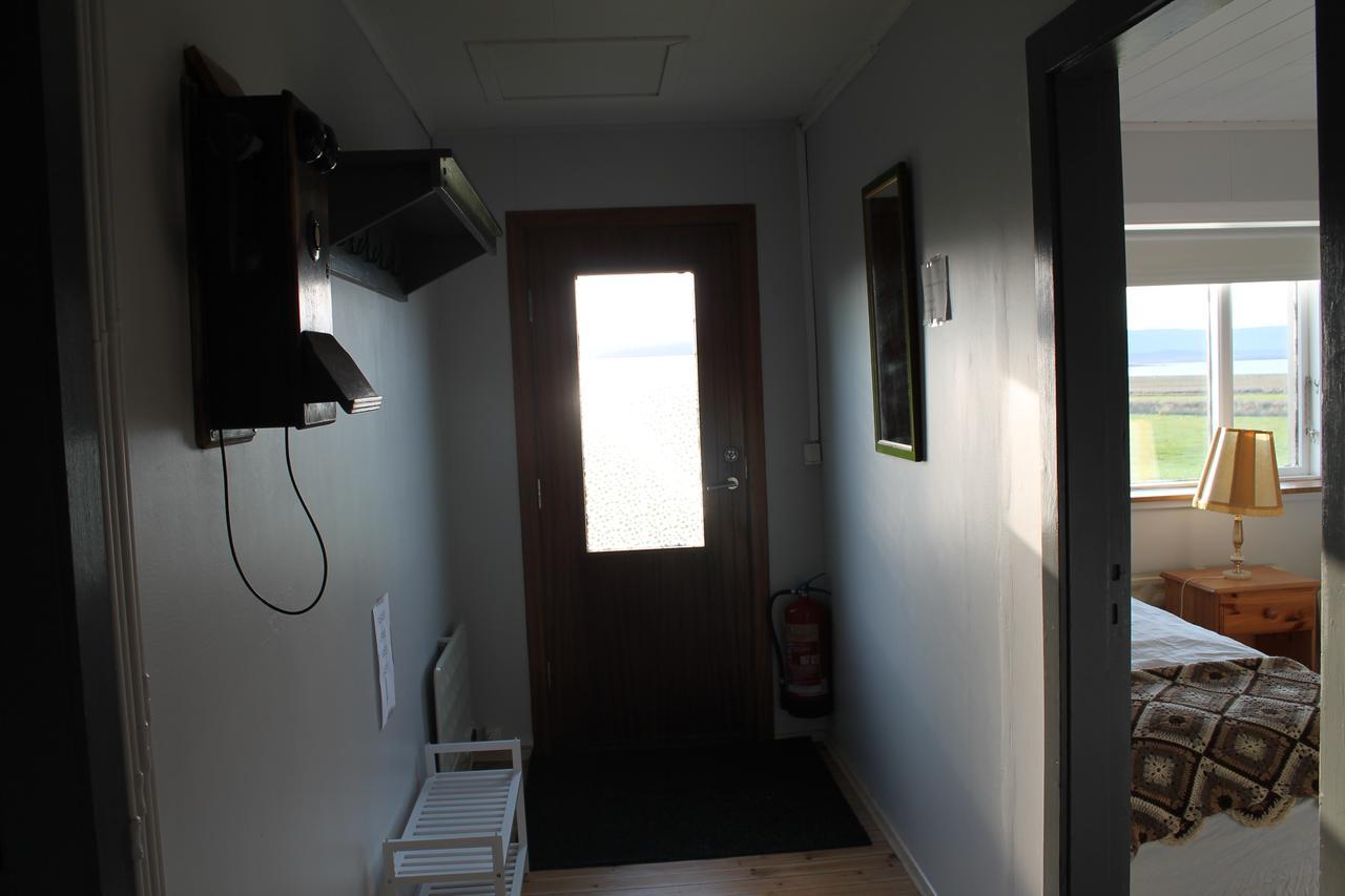 Midhop Guesthouse Thingeyrar ภายนอก รูปภาพ